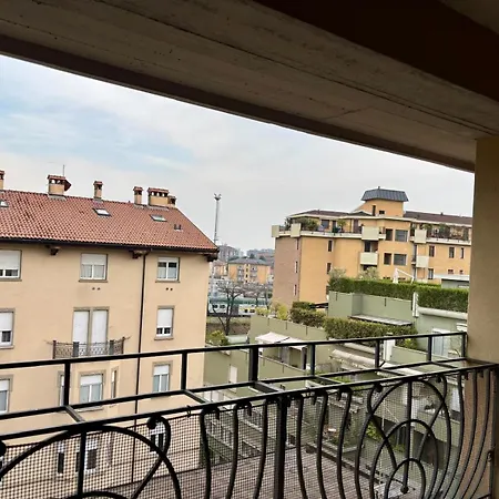 Проживання в сім'ї Living Бергамо