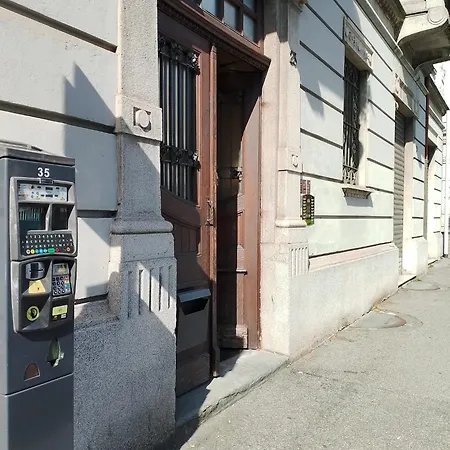 Living Homestay szállás *