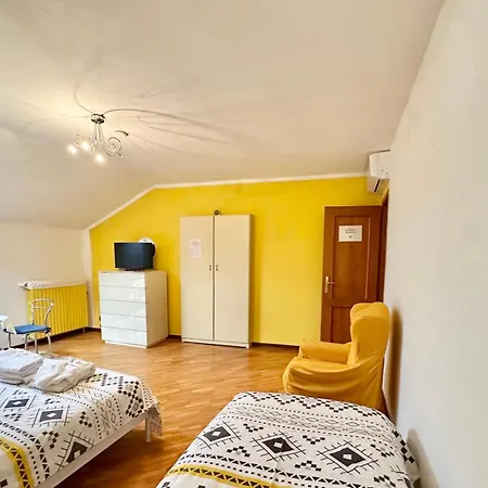 Habitación en casa particular Living *