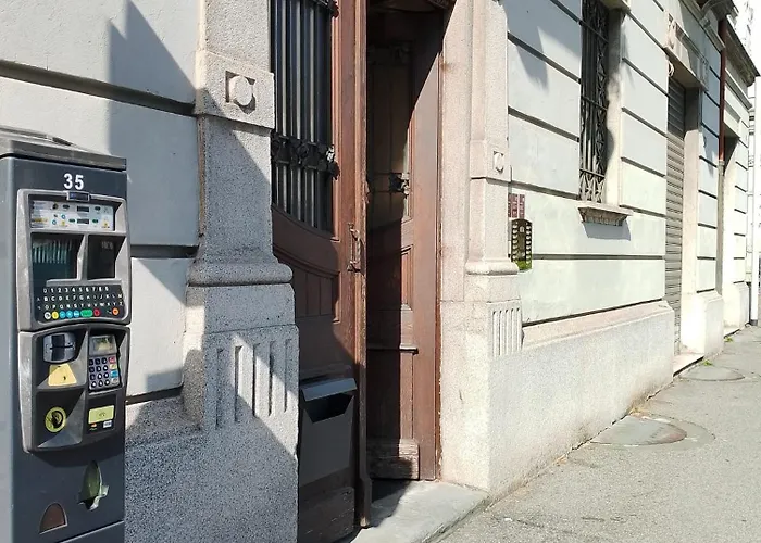 Living Δωμάτια σε οικογενειακή κατοικία *